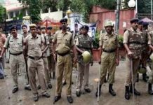 जेल में हंगामा भारी पिटे डीएम प्रभारी ,जेलर हुआ निलंबित