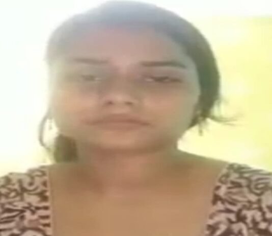 रोते हुए लड़की ने कहा, सॉरी पापा मैंने आपकी बात नहीं मानी और फंदा बना कर पंखे से झूल गयी
