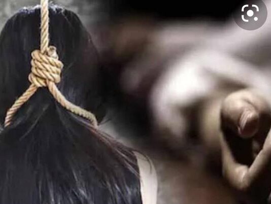 कैसा पिता! उसको पता भी न चला और फंदे पर झूल गये मॉ बेटी