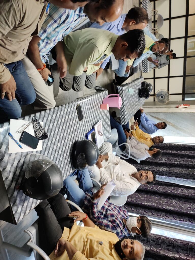 उत्तर प्रदेश बिजली विभाग! डिग्री है डिप्लोमा है जगह है और जरुरत भी है लेकिन प्रबंधन ध्यान नहीं दे रहा