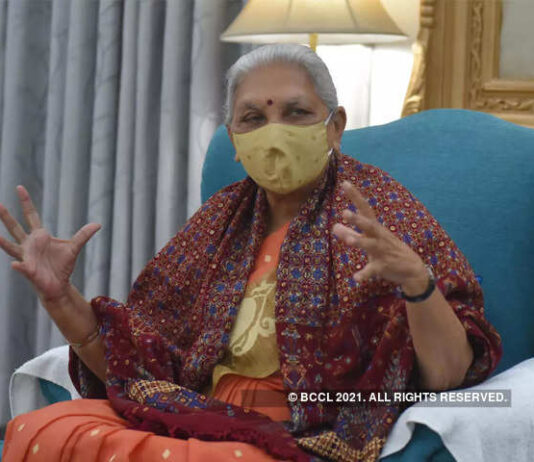 अदला-बदली! प्रोफेसर विनय पाठक को डॉ भीमराव अंबेडकर विश्वविद्यालय आगरा जबकि प्रोफेसर आलोक राय को ख्वाजा मुईनुददीन चिश्ती भाषा विश्वविद्यालय के कुलपति का अतिरिक्त कार्यभार