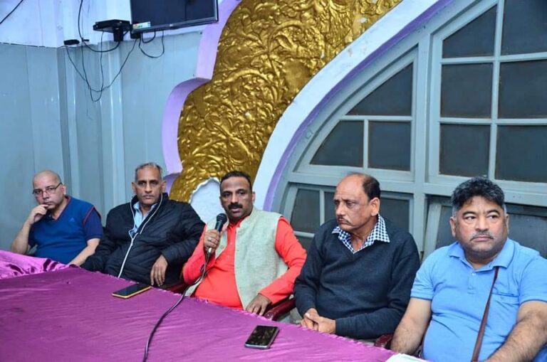 पिछड़ी जाति के मुसलमानों ने मुख्यमंत्री योगी से पसमांदा विकास मंत्रालय और चुनावों में टिकट मांगा