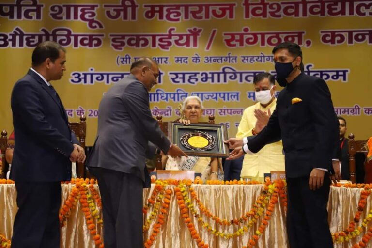 खिलौने टूटते हैं तो टूटने दो लेकिन बच्चों को खेलने दो