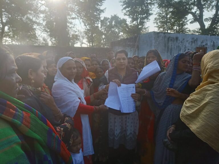 NLRM बहराइच :  चहेती लड़कियों को काम देता है और बाकियों से कमीशन मांगता है जिला प्रबंधक