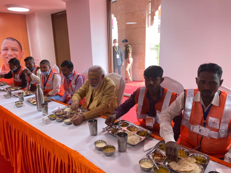 काशी विश्वनाथ धाम की भव्यता को मूर्त रूप दिया गंगा पुत्र मोदी ने
