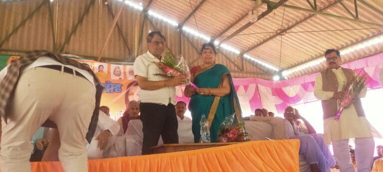 होली मिलन में बोलीं विधायक, गरीबों शोषितों एवं वंचितों की पार्टी है भाजपा