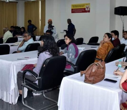 NAAC मंथन कार्यशाला में Chancellor बोलीं, अपने आचार विचार एवं व्यवहार में आदर्श शिक्षक बनें वॉइस चांसलर