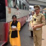 Traffic Police ने लड़की से पूछा तो लड़की रो पड़ी