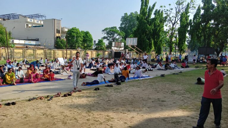 आत्मा को परमात्मा से जोड़ने वाली कड़ी का नाम है योग