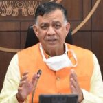 सेल्फी बना वबाले जान, विधानसभा का भी नहीं रखते मान