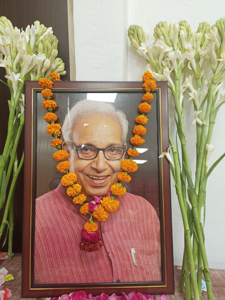 शीतला सिंह : एक ऐसा सम्पादक, जिसने घर नहीं बनाया बल्कि अखबार बनाया