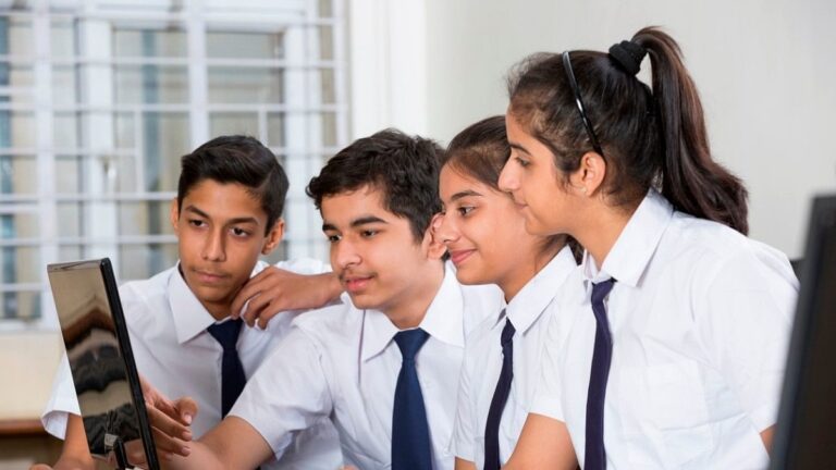 ICSE Results : अर्यान तारिक़ ने देश में पहला, अर्पिता एवं आयशा ने दूसरा तथा कानपुर की पर्ल ने 95.2% मार्क्स प्राप्त किया