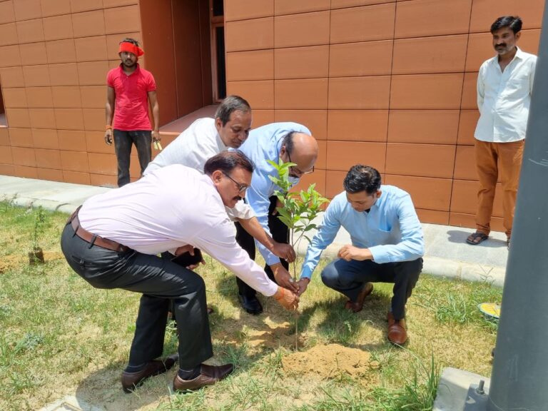 Depuy CM ने लाइफ स्टाइल पर तो कल्याण सिंह कैंसर इंस्टीट्यूट ने पर्यावरण संरक्षण पर जोर दिया