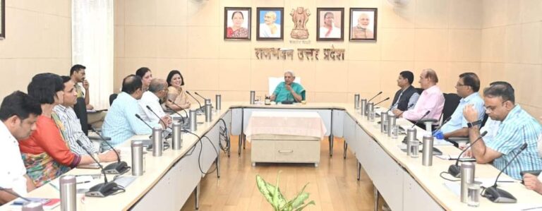 CCS University को सराहा