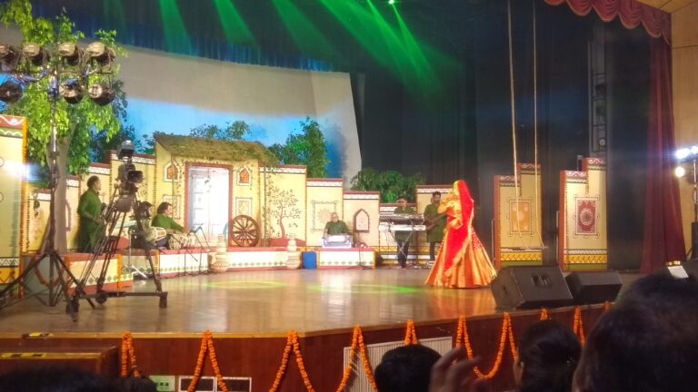 दूरदर्शन ने सजाई शाम, गीतों संग लोक की कहानी “पुरवा सुहानी”