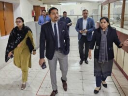 मनमानी फीस वसूली पर पैरेंट्स हलकान, शिकायत पर लखनऊ प्रशासन सख्त