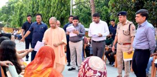 जनता दर्शन में CM Yogi Adityanath at Gorakhnath Temple, Gorakhpur