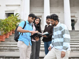 NEET 2026 पेपर लीक: क्या भारत गहरे शिक्षा संकट की ओर बढ़ रहा है? Students preparing for NEET